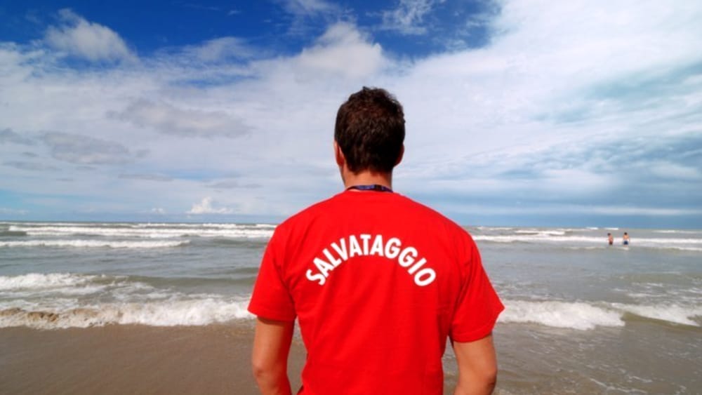 Turista Morto In Spiaggia A Scerne La Figlia Tenta Il Suicidio In Mare turista-morto-in-spiaggia-a-scerne-la-figlia-tenta-il-suicidio-in-mare