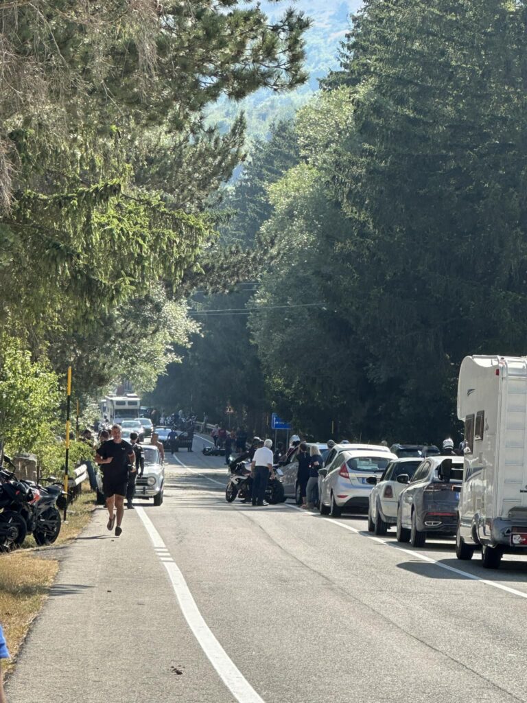 Motociclista cade e muore sulla Statale 80: tragedia a Campotosto ...