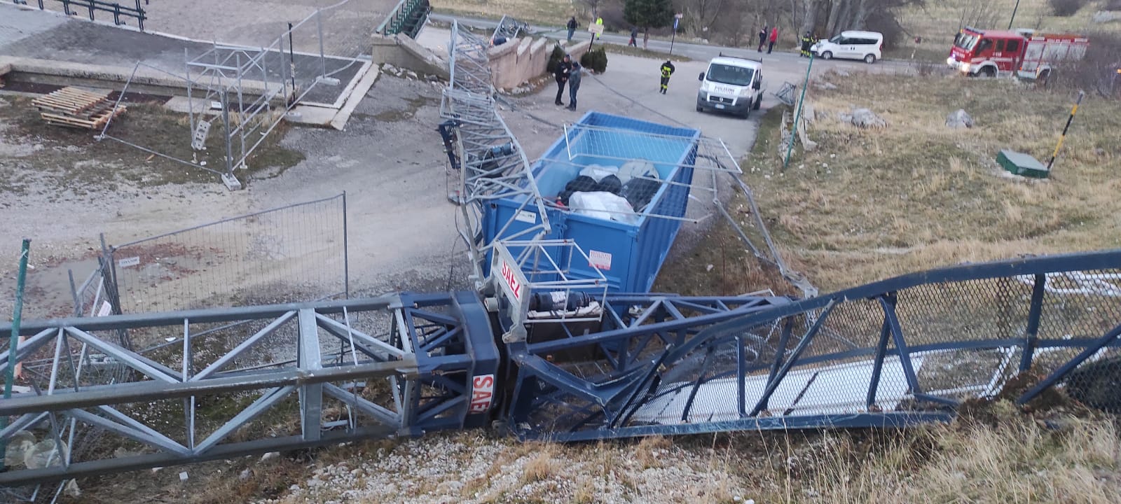 Cuneo Da Taglio Da 8 Pollici Con Punte Cuneo Da Abbattimento Alberi Cuneo Da Spacco Di Legno In Plastica ABS Accessorio Per Motoseg | Leroy Merlin - Foto 4