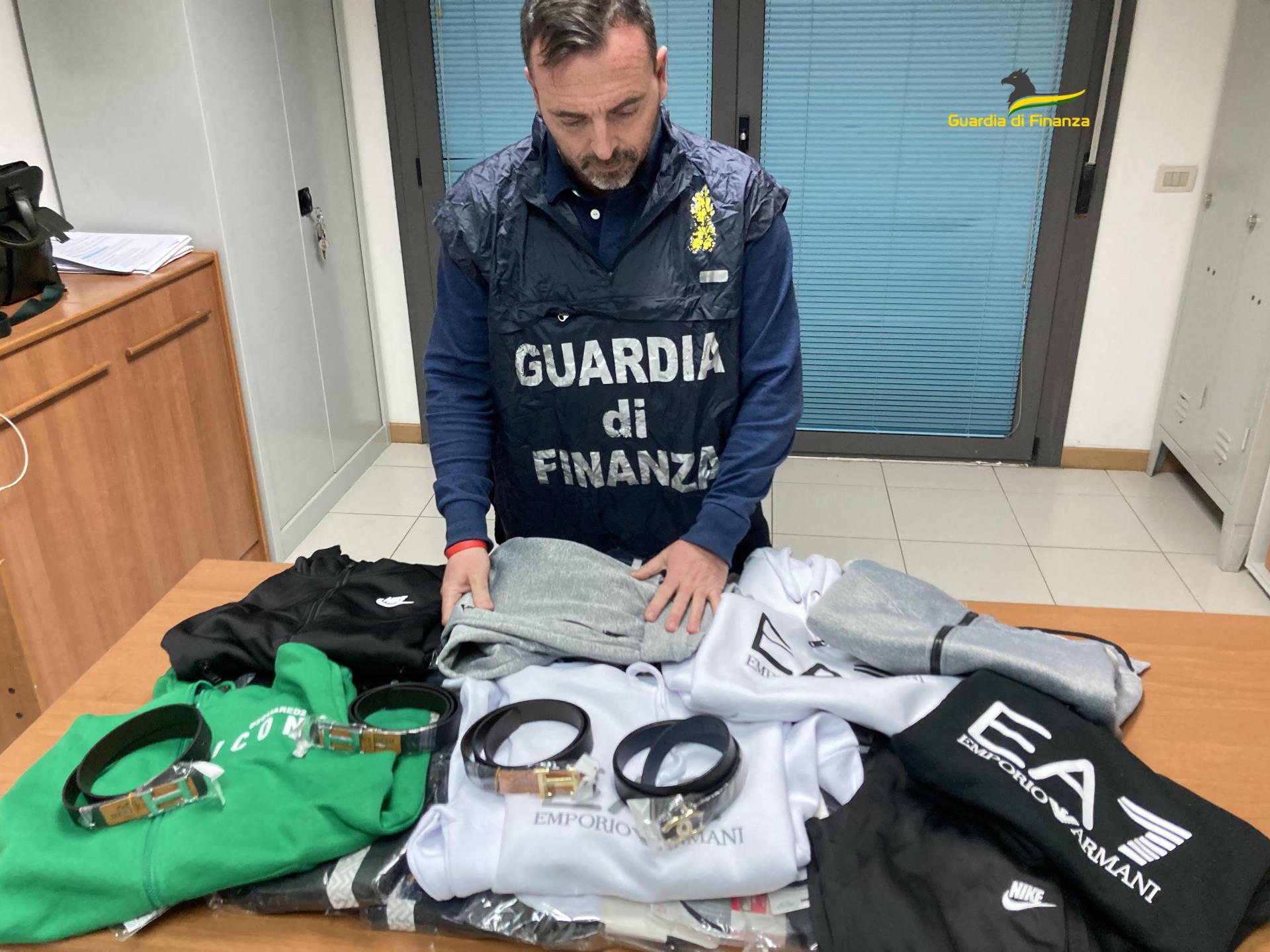 Tramoggia Conica Universale Impilabile 3000 Ml (3kg - Foto 3