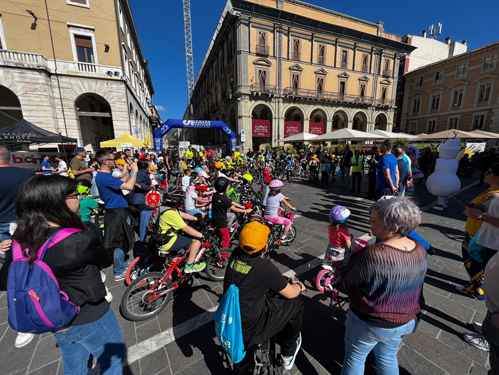 Successo per il ritorno a Teramo di "Bimbimbici" - Notizie - NUOVO ...